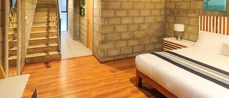 1 室のベッドルーム、デスク、アイロン / アイロン台、WiFi (無料)