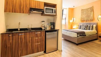 1 bedroom, desk, iron/ironing board, free WiFi