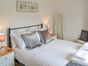 4 bedrooms, free WiFi, bed sheets