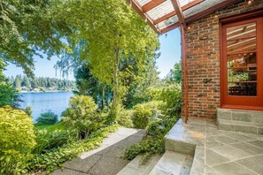 Property grounds - 3Bd lake home w/ hot tub & private dock (Lakewood)