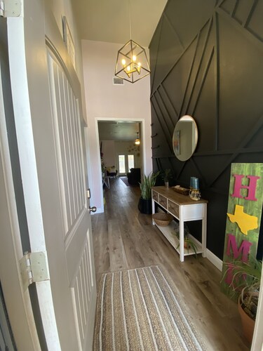 Exquisite 3 Bedroom 2 Bath Bungalow