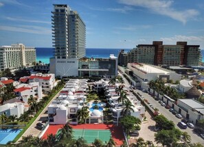 Exterior - Beno's Tropical Villa (Cancún)