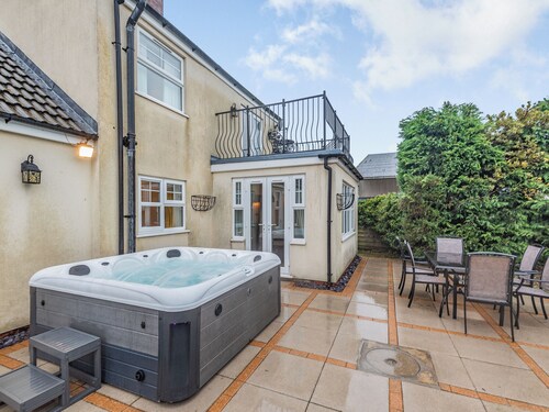 3 bedroom accommodation in Mumby