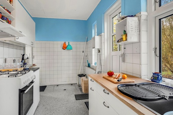 Réfrigérateur, four, plaque de cuisson, cafetiÚre/bouilloire