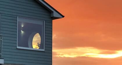 Lovely two bedroom home right by Nairn Beach!