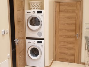 Interior - London Luxury Studio Flat 4 mins to Ilford Stn with FREE parking (Ilford)