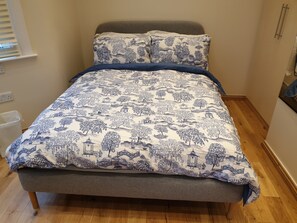 1 bedroom, in-room safe, iron/ironing board, free WiFi
