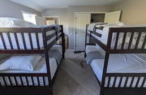 3 Schlafzimmer, Schreibtisch, Bügeleisen/Bügelbrett, kostenloses WLAN