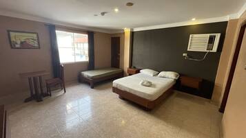 Family Room | Free WiFi