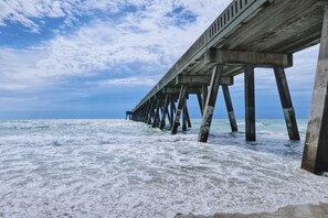 Beach nearby - King Studio | Free Breakfast. Pool.Business Center (Wilmington)