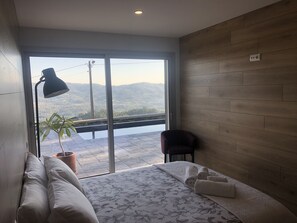 3 Schlafzimmer, Reisekinderbett, kostenloses WLAN, Bettwäsche