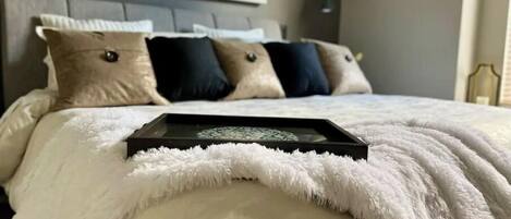 3 Schlafzimmer, Schreibtisch, Bügeleisen/Bügelbrett, Reisekinderbett