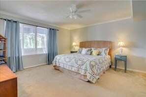 2 bedrooms, desk, iron/ironing board, free WiFi