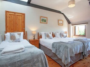 4 bedrooms, free WiFi, bed sheets - Four Seasons Cottage (Torrington)