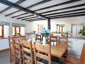 Dining - Four Seasons Cottage (Torrington)