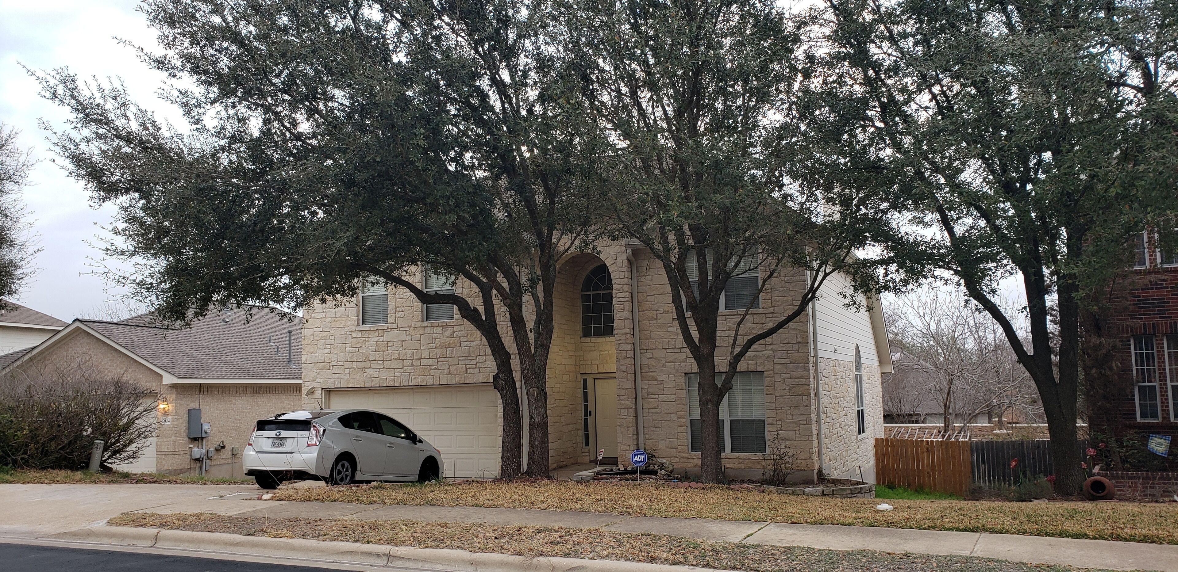 5br/2.5bth home in quiet Golf Comm, near Kalahari Resort/Del Dia. and RR outlets