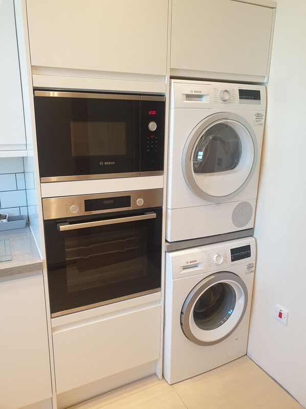 Interior - London Luxury Spacious 2 Bedroom Apartment 5 mins to Ilford Station (Ilford)