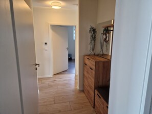 Interior - First floor apartment with kitchen & Netflix (Westoverledingen)