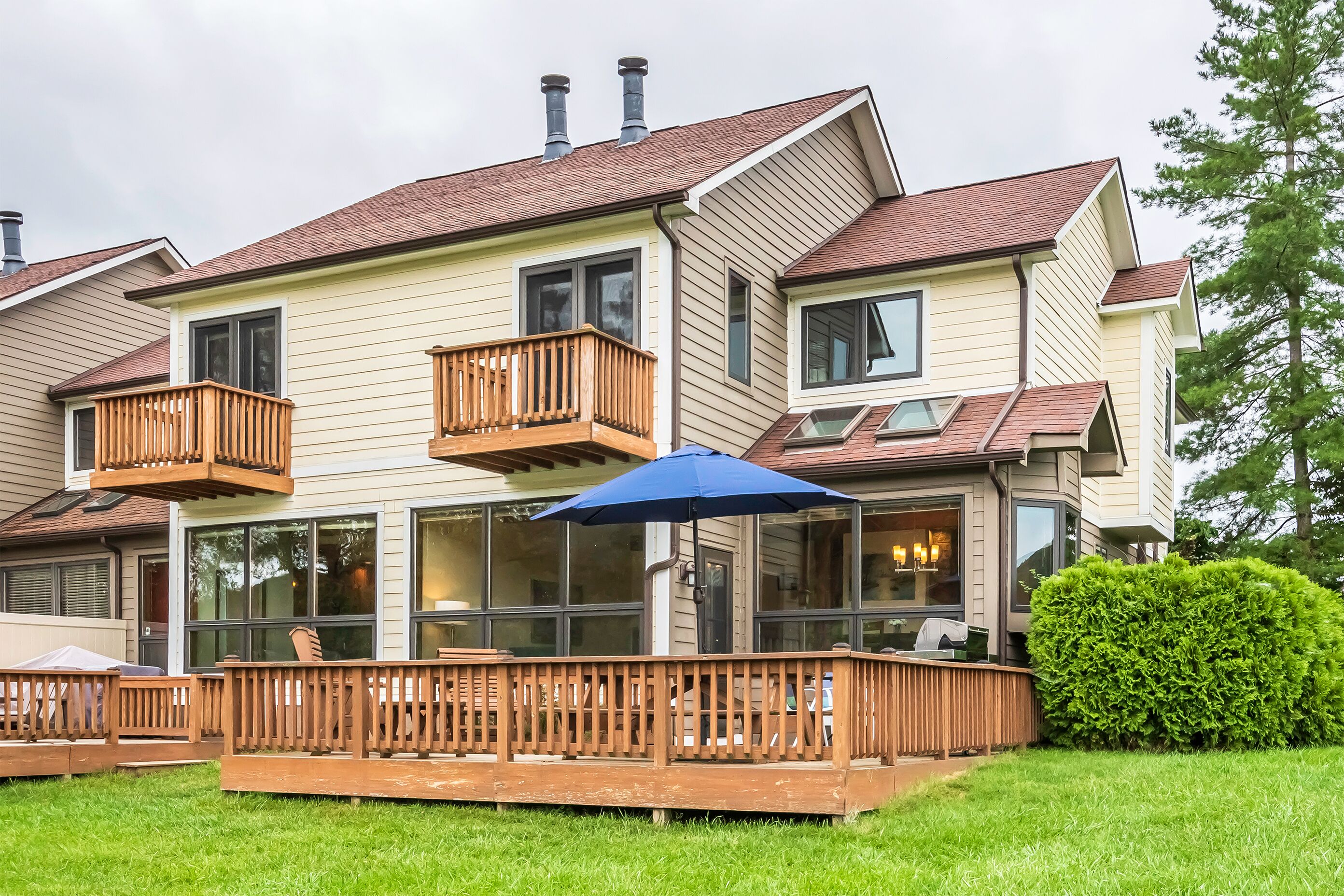 Ski Harbor 19 | Lakefront Townhome, Community Pool