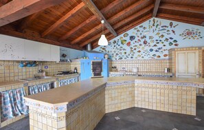 Fridge, oven, stovetop, dishwasher - Beautiful home in Pozzallo (RG) (Pozzallo (RG))