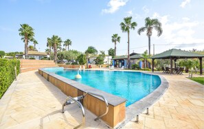 Pool - Beautiful home in Pozzallo (RG) (Pozzallo (RG))