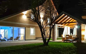 Exterior - Nice home in Otocac with sauna (Otocac)