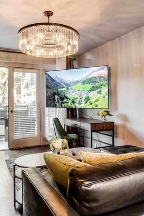 TV connectée, cheminée, espaces bureaux