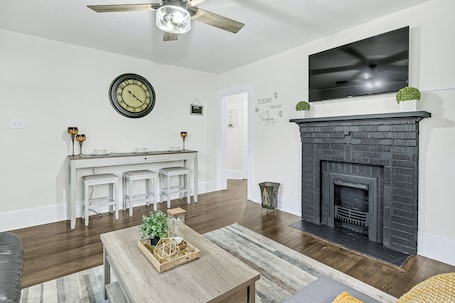 Interior. Cozy 2 bedroom home near downtown Gaffney.