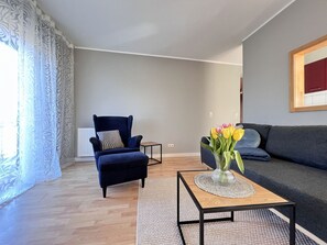 TV, DVD player, stereo - Fewo Strandgut - "Strandgut" ... close to the beach and cozy! (Dahme)