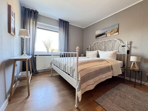 2 bedrooms, WiFi - Fewo Strandgut - "Strandgut" ... close to the beach and cozy! (Dahme)