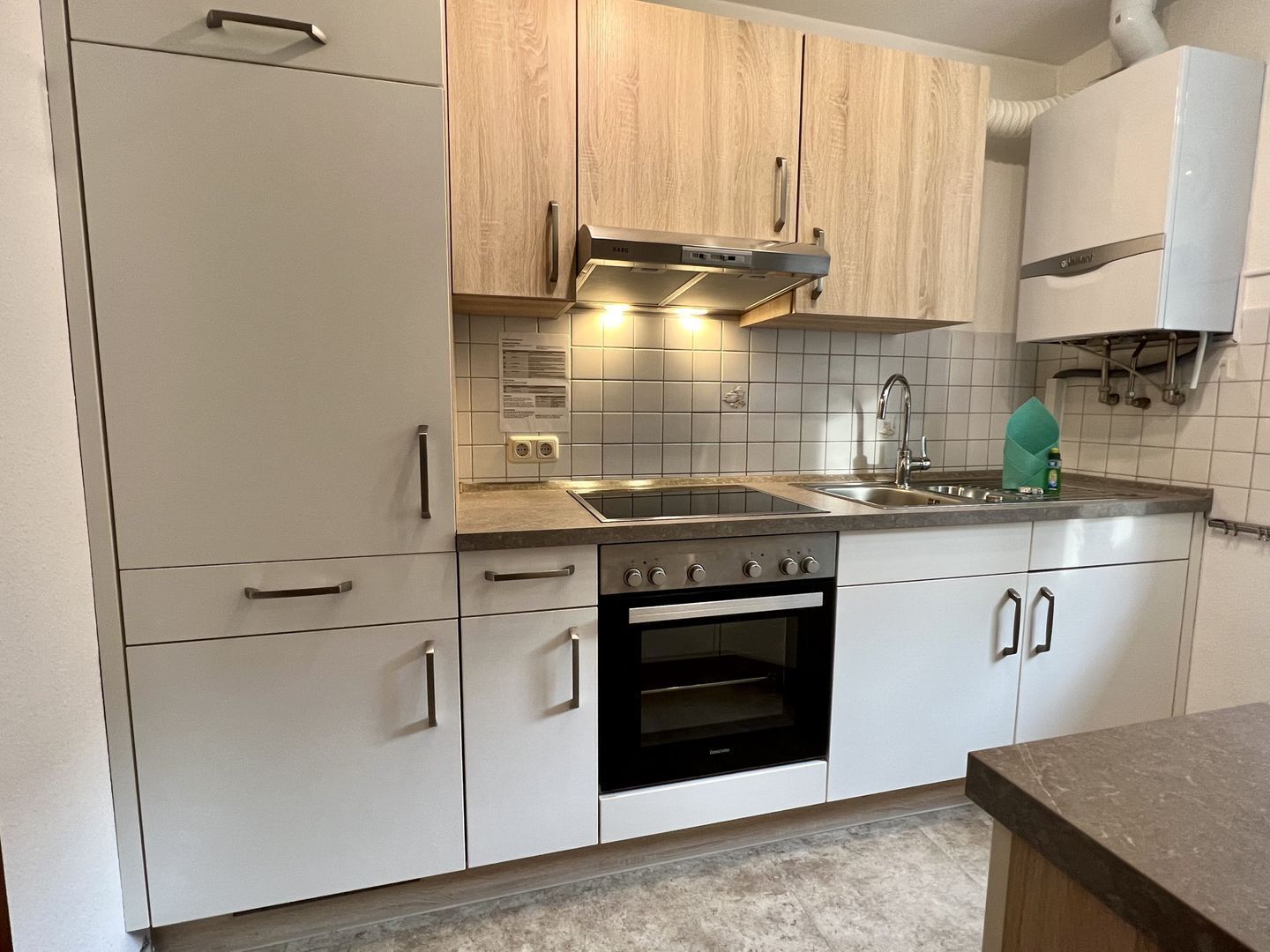 Geladeira, micro-ondas, fogão, cooktop