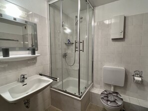 Bathroom - Kellenhusen - Ferienhaus Kohout - Mittelreihenhaus für Max. 5 Personen nur 400 m vom Strand Entfernt (Kellenhusen (Ostsee))