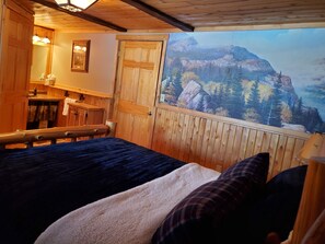 5 bedrooms, desk, iron/ironing board, free WiFi