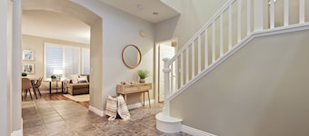 10 min walk to the beach, hot tub and pool table - Dolphin's Cove in Leucadia