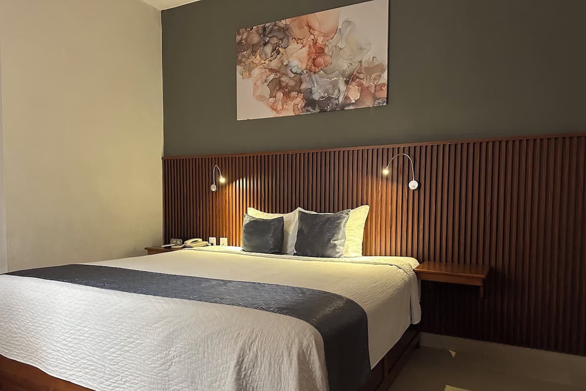 1 bedroom, down comforters, memory foam beds, desk
