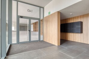 Interior - New build Poblenou 2BR w/ Pool, nr Glories, by Blueground (Barcelona)