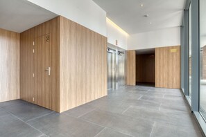 Interior - New build Poblenou 2BR w/ Pool, nr Glories, by Blueground (Barcelona)