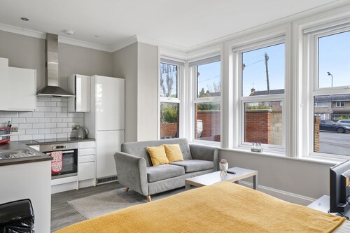 Beautiful & Cozy Studio in Maidstone with parking