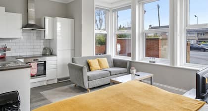 Beautiful & Cozy Studio in Maidstone with parking