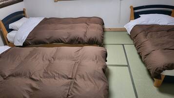 2 habitaciones, escritorio, wifi gratis y ropa de cama