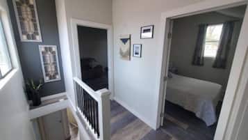 2 多间卧室、熨斗/熨衣板、WiFi、床单