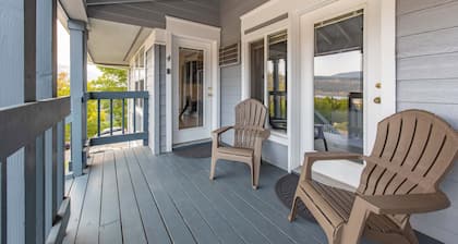 4 Lodge - Minutes to Downtown, Breweries and Waterfront!