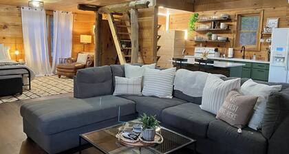 Serene Cabin on 400 acres, deep in woods w/ a pond. Perfect for 2, can sleep 8