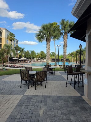 Outdoor dining - Disney in 10 Minutes • Family-Ready Retreat (Orlando)