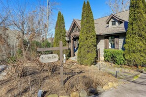Exterior - Incredible Lake Glenville Views: Cashiers Home (Cashiers)