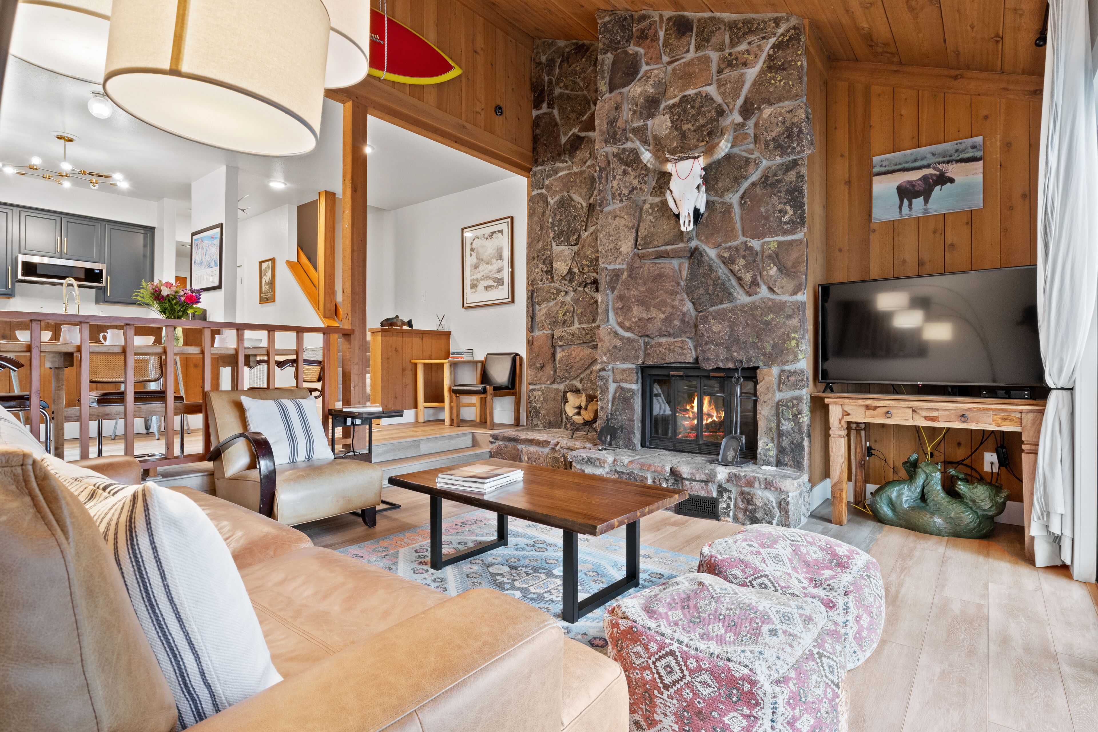 RMR: Comfortable 2 BR Townhome w/ Carport, Views