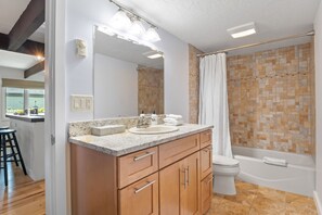 Combined shower/bathtub, hair dryer, towels - RMR: Aspens Loft B Condo in The Aspens/Wilson, WY (Wilson)