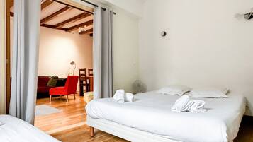 2 bedrooms, iron/ironing board, free WiFi, bed sheets