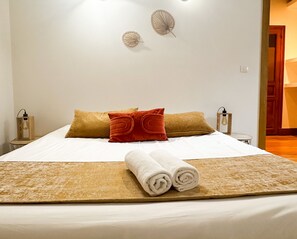2 bedrooms, iron/ironing board, free WiFi, bed sheets