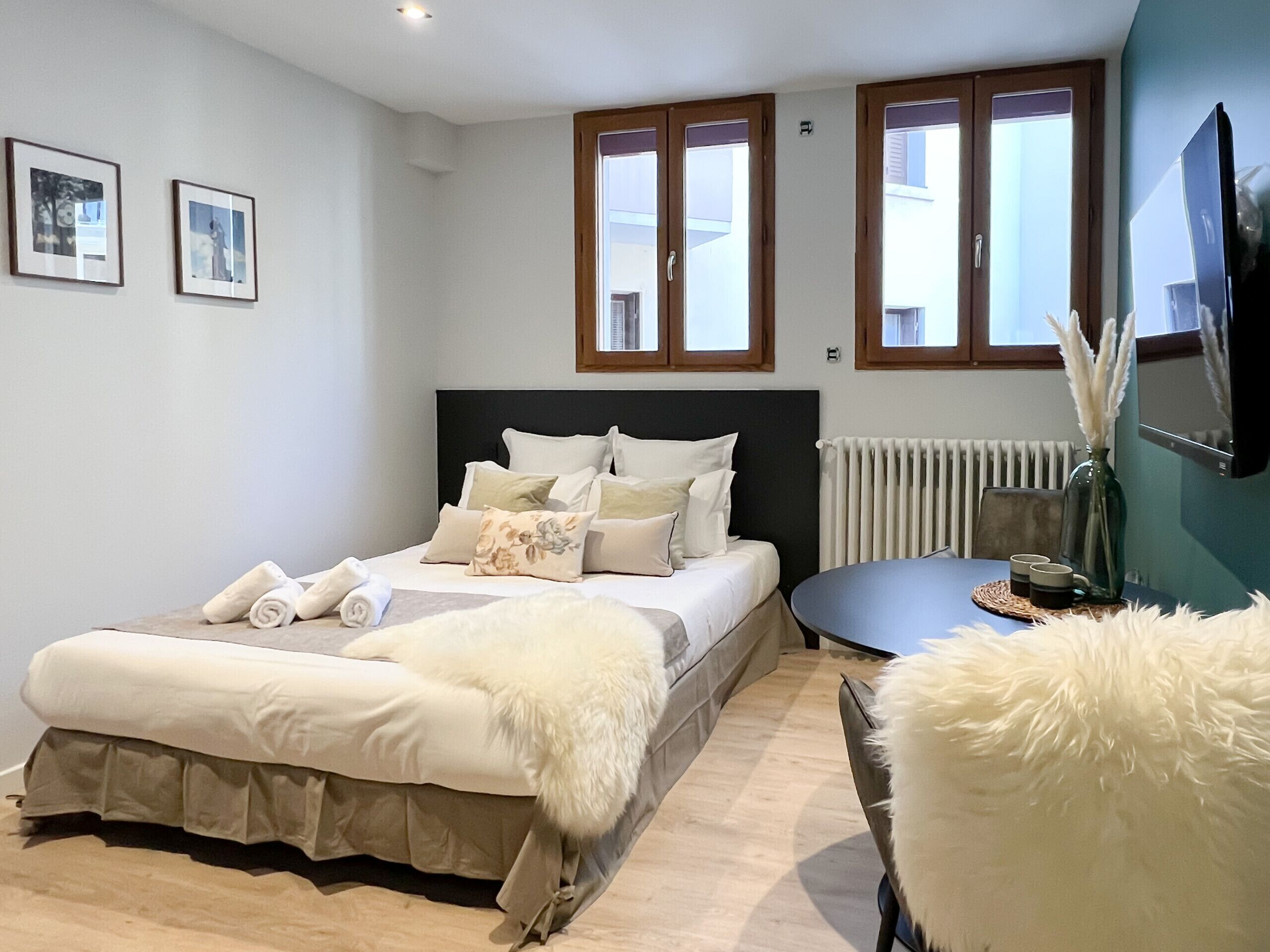 Iron/ironing board, free WiFi, bed sheets